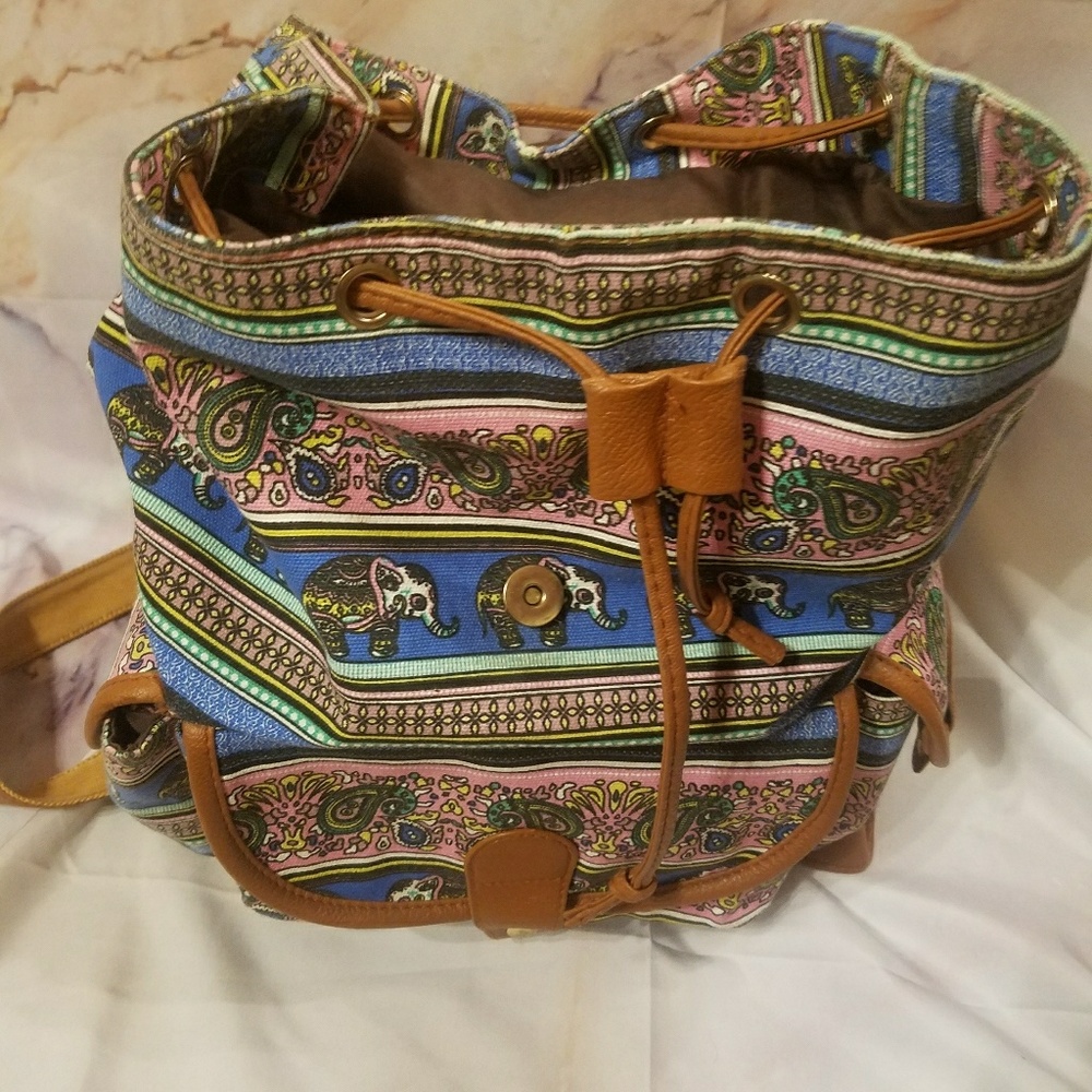 Elephant drawstring backpack - Picture 2 of 4
